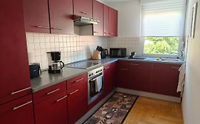 2Br Apartment, Parking, Wi-Fi, Tv In Berlin Karow